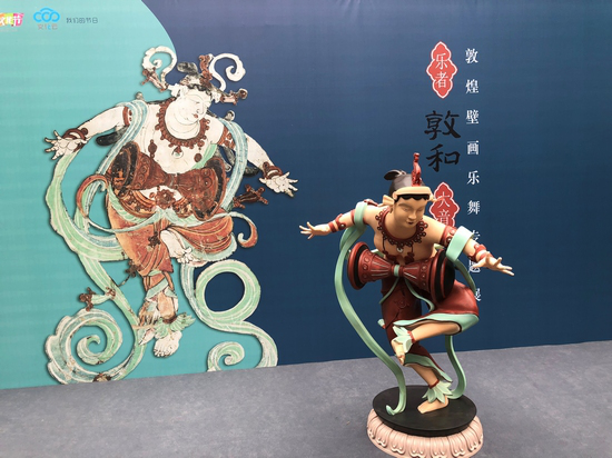 3D打印機打印大型雕塑——敦煌壁畫，白色數(shù)模上色后成品展示